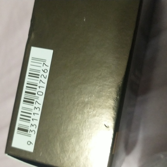 Becca Warm Honey Aqua Luminous Perfecting Foundation - Picture 6 of 6